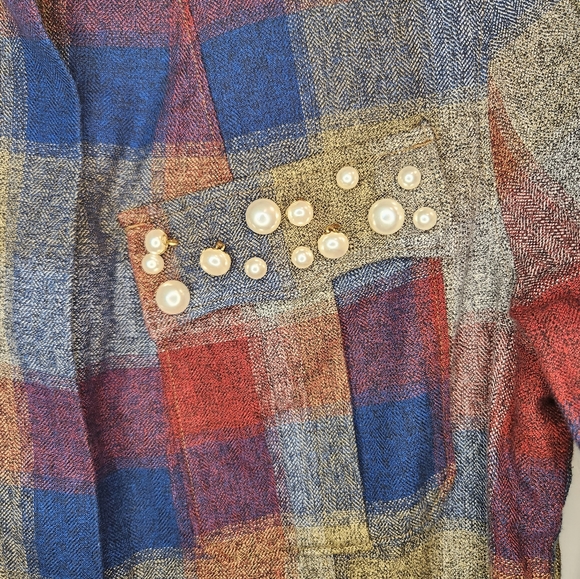 CABI SIZE Medium full zip jacket. Perfect fall jacket, embellished in pearls. - Picture 4 of 8